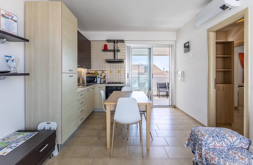 Punta Secca Apartment | Apartment 'Appartamento Mare' with Sea View, Wi-Fi and Air Conditioning