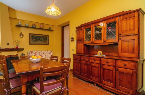 Scillichenti Apartment | Apartment 'Jana Holidays' with Mountain View, Wi-Fi and Air Conditioning