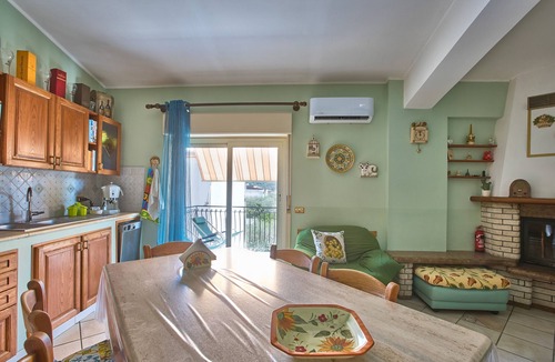 Castroreale Terme Apartment | Apartment 'La Casa Rosa' with Sea View, Wi-Fi and Air Conditioning