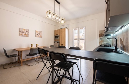 Lascari Apartment | Apartment 'La Casa Del Cuore' with Mountain View, Wi-Fi and Air Conditioning