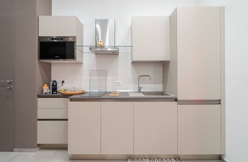 Noto Historic Centre Apartment | Apartment 'La Casetta Del Cuore' with Private Backyard, Wi-Fi and Air Conditioning