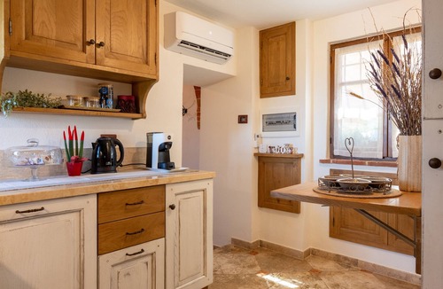 Torrita di Siena Apartment | Apartment 'La Torre' with Balcony, Wi-Fi and Air Conditioning