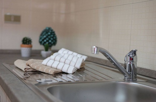 Balestrate Apartment | Apartment 'Le Magnolie 10 - 1° Piano' with Sea View, Wi-Fi and Air Conditioning