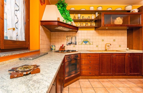 Fondachello Apartment | Apartment 'Le Piramidi House' with Shared Pool, Wi-Fi and Air Conditioning