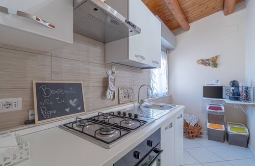 Floridia House | Apartment 'Le Tre Pigne' with Balcony, Wi-Fi and Air Conditioning
