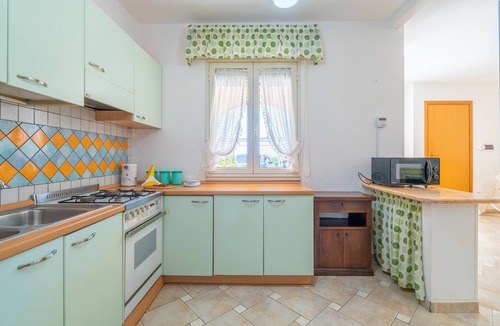 Marzamemi Apartment | Apartment 'Lorenzo' with Sea View, Wi-Fi and Air Conditioning
