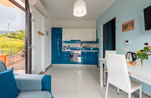 Tusa Apartment | Apartment 'Luna Calante' with Sea View, Wi-Fi and Air Conditioning