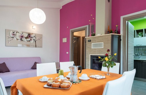 Tusa Apartment | Apartment 'Luna Piena' with Sea View, Wi-Fi and Air Conditioning