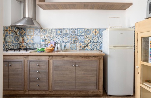 Isola delle Femmine Apartment | Apartment 'Matilde' with Shared Terrace, Wi-Fi and Air Conditioning