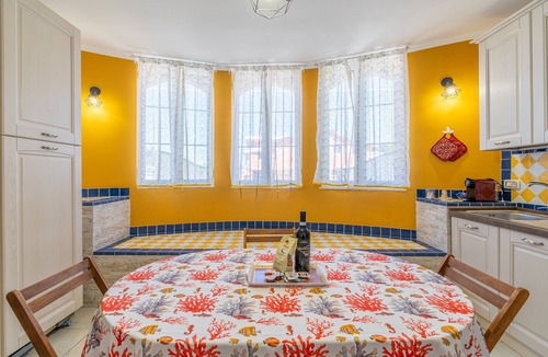 Arenella Apartment | Apartment 'Magnolia' with Pool, Wi-Fi and Air Conditioning