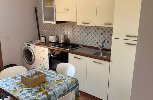 Macari Apartment | Apartment 'Makari' with Sea View, Wi-Fi and Air Conditioning