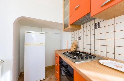Santo Stefano Apartment | Apartment 'Mandorlo' with Sea View, Private Terrace and Wi-Fi