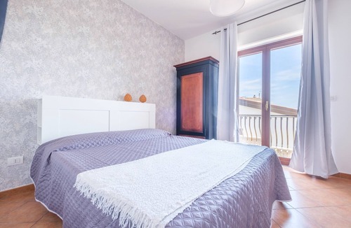 Chianchitta-Trappitello Apartment | Apartment 'Medusa' with Balcony, Wi-Fi and Air Conditioning