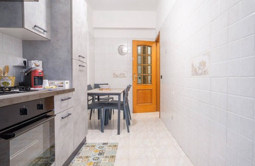Messina Apartment | Apartment 'Messina' with Balcony, Wi-Fi and Air Conditioning