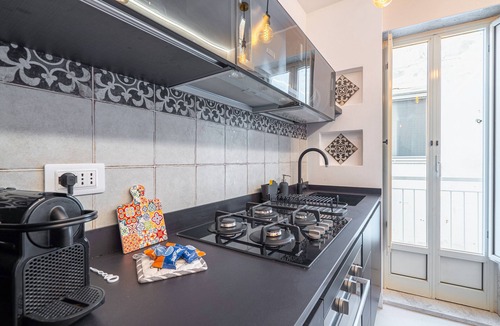 Santa Lucia Apartment | Apartment 'Mille E Una Notte - Suoni D'Acqua' with Private Terrace, Wi-Fi and Air Conditioning