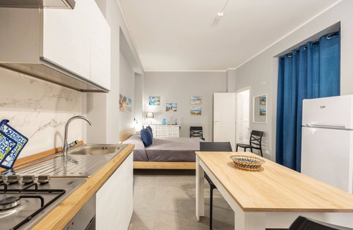 Casteldaccia Apartment | Apartment 'Naurra' with Balcony and Air Conditioning