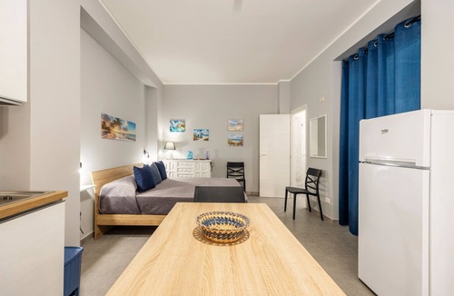 Casteldaccia Apartment | Apartment 'Naurra' with Balcony and Air Conditioning