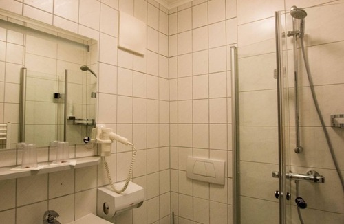 Murau Bed & Breakfast | Apartment no. 31, separate toilet and shower - Gästehaus Leypold