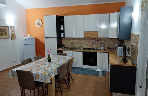 Belpasso Villa | Apartment 'Oasi Dell'Etna' with Mountain View, Wi-Fi and Air Conditioning