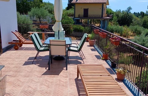 Belpasso Villa | Apartment 'Oasi Dell'Etna' with Mountain View, Wi-Fi and Air Conditioning