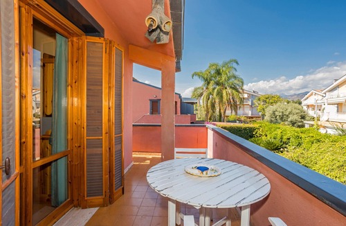 Recanati Apartment | Apartment 'Oleandri Beach Resort' with Sea View, Shared Pool and Air Conditioning