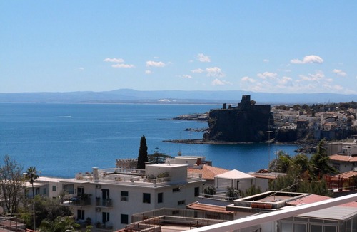 Aci Trezza Apartment | Apartment on the sea great bay view
