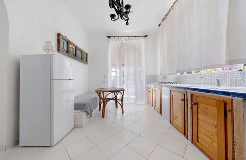 Lingua Apartment | Apartment 'Quadara - Il Nido' with Sea View, Private Terrace and Shared Garden