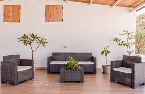 Montallegro Apartment | Apartment 'Quadrone Torre Salsa' with Sea View, Shared Terrace and Air Conditioning