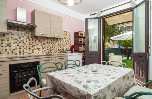 Piedimonte Etneo Apartment | Apartment 'S Gerardo House' with Mountain View, Wi-Fi and Air Conditioning