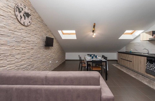 Fiumefreddo di Sicilia Apartment | Apartment 'Sophia' with Mountain View, Shared Terrace and Air Conditioning