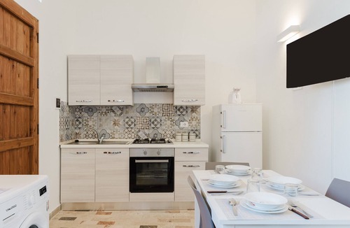 Balestrate Apartment | Apartment 'Sea Nest - Giardino E Spiaggia' with Terrace, Wi-Fi and Air Conditioning