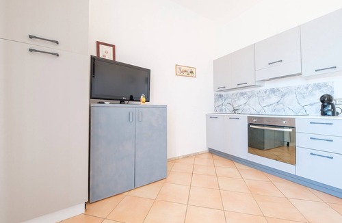 Lipari Historic Centre Apartment | Apartment 'Suite De Pasquale' with Sea View, Wi-Fi and Air Conditioning