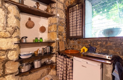 Mockarta Apartment | Apartment 'Tenuta Donna Vittoria - Piccola' with Mountain View, Pool & Wi-Fi