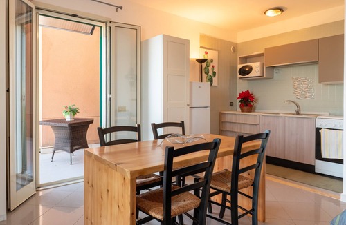 Cefalu Apartment | Apartment 'Terrazzo Eucalipto' with Sea View, Wi-Fi and Air Conditioning