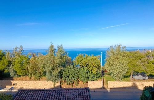 Cefalu Apartment | Apartment 'Terrazzo Eucalipto' with Sea View, Wi-Fi and Air Conditioning