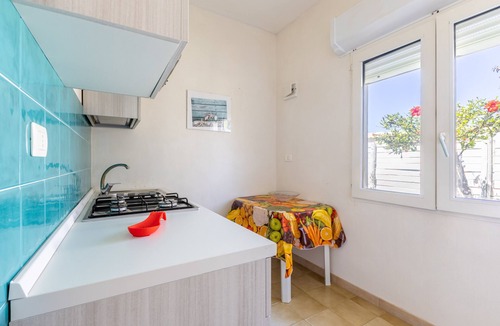 Punta Braccetto Apartment | Apartment 'Tortora' with Private Terrace, Wi-Fi and Air Conditioning