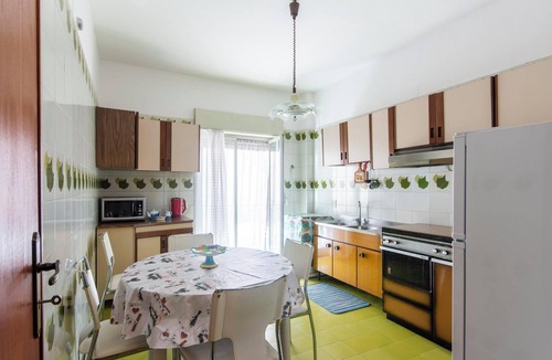 Gaggi Apartment | Apartment 'tra mare e montagna' with Mountain View, Terrace & Balcony