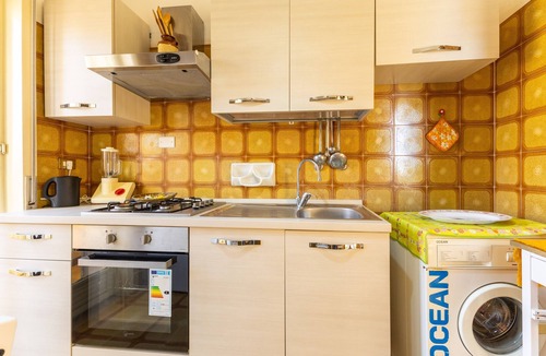 Noto Marina Apartment | Apartment 'Villa Preside Vista Mare' with Sea View, Wi-Fi and Air Conditioning