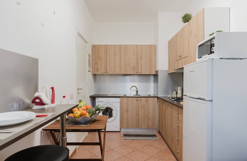 Balestrate Apartment | Apartment 'Vita 2' with Balcony, Wi-Fi and Air Conditioning
