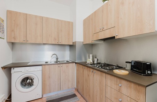 Balestrate Apartment | Apartment 'Vita 2' with Balcony, Wi-Fi and Air Conditioning