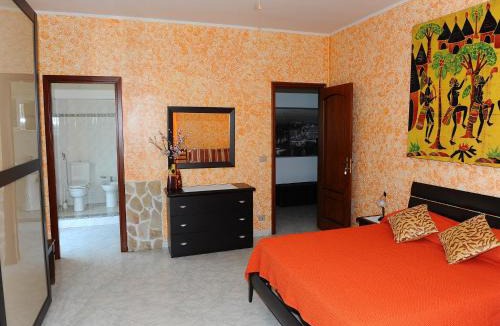 Santa Venerina Apartment | Apartment with air conditioning and salt pool