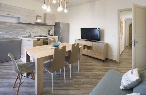 Santa Flavia Apartment | Apartment with seafront terrace (Kafara Beach)
