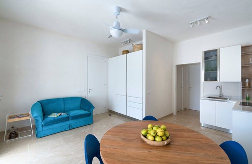Cornino Apartment | Apartment with small pool and sea 50 meters away