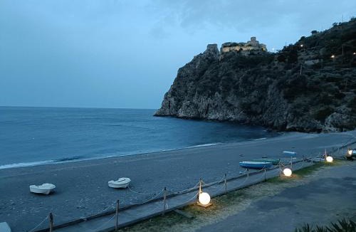 Sant'Alessio Siculo Apartment | Appartamento Vista Mare Margarita