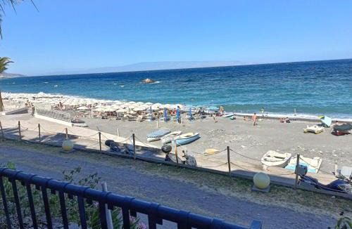 Sant'Alessio Siculo Apartment | Appartamento Vista Mare Margarita