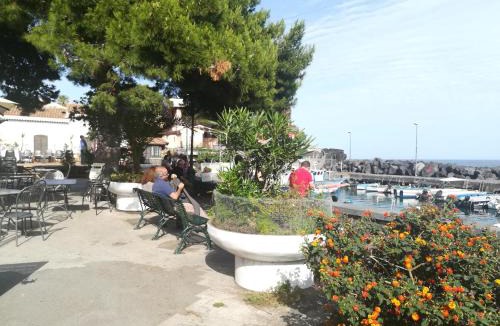 Picanello-Ognina-Barriera-Canalicchio Apartment | appartamento sabbia dell' etna