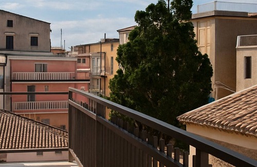 Le Castella Apartment | Appatamenti ABR Corso - Apartment with View and Balcony