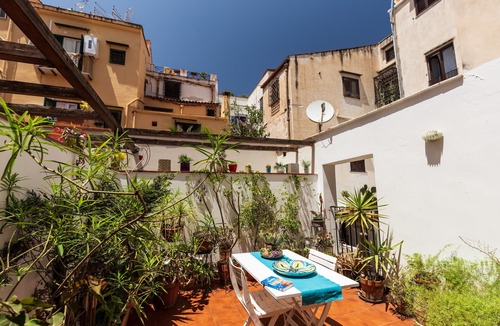 Kalsa Apartment | At Kalsa Quiet & Flowered Terrace Free Park 2 min away Ideal for remote working!
