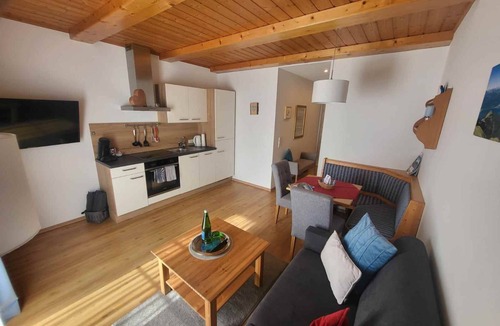 Sankt Wolfgang im Salzkammergut Apartment | Apartment WALDHORN in a prime location with private beach for 2 people