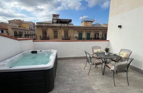 Borgo Vecchio Apartment | Attico jacuzzi Politeama Palermo